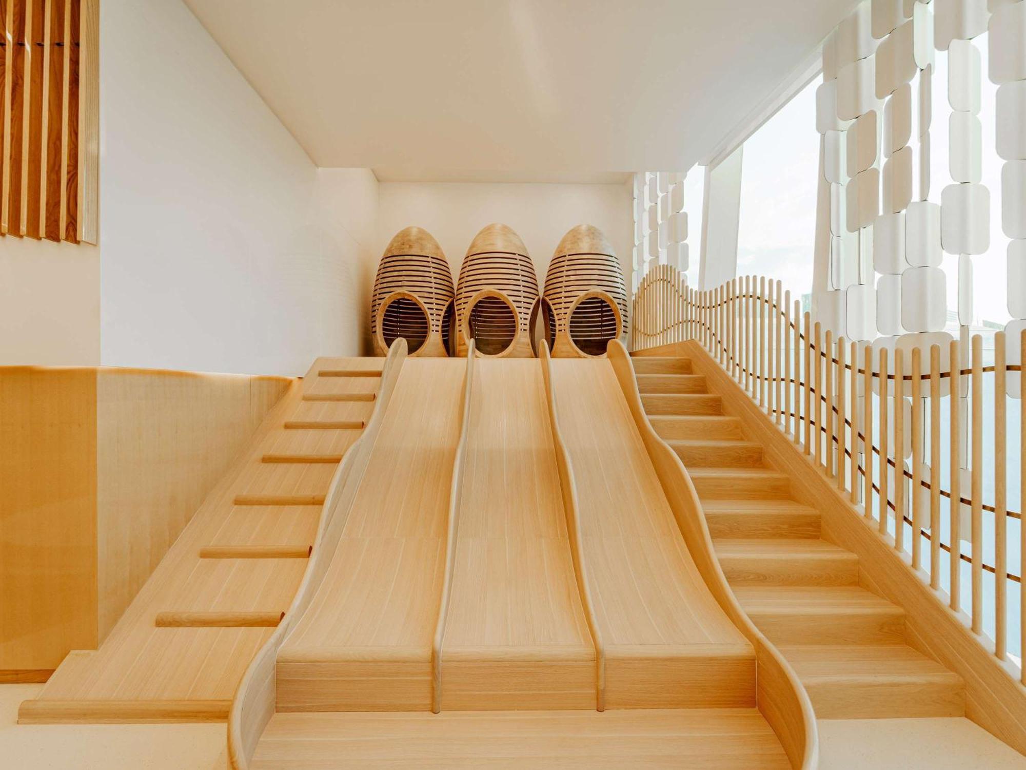 Fairmont Doha Hotel Lusail Exterior photo The slide