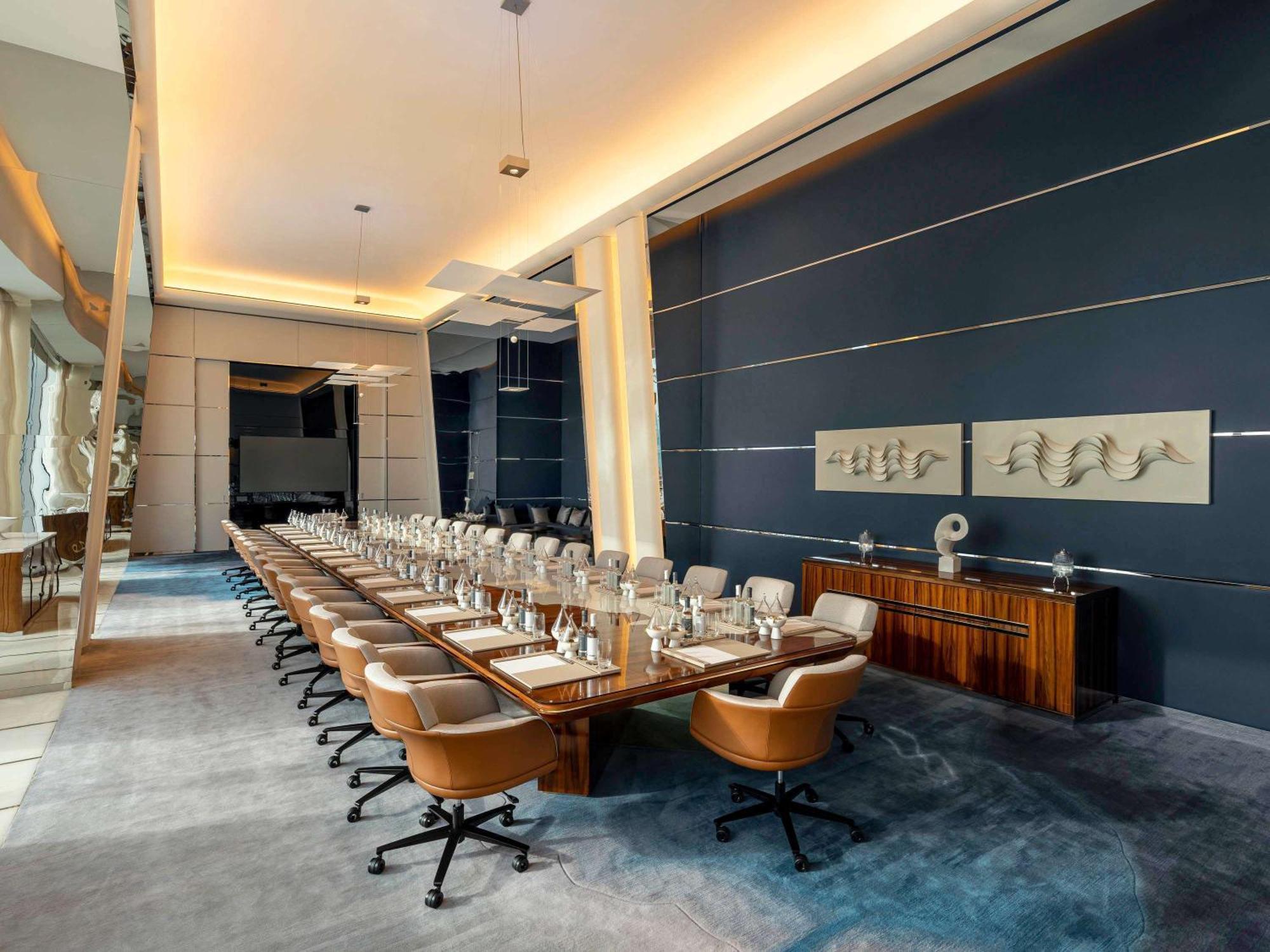 Fairmont Doha Hotel Lusail Exterior photo The boardroom at the Four Seasons Hotel, London