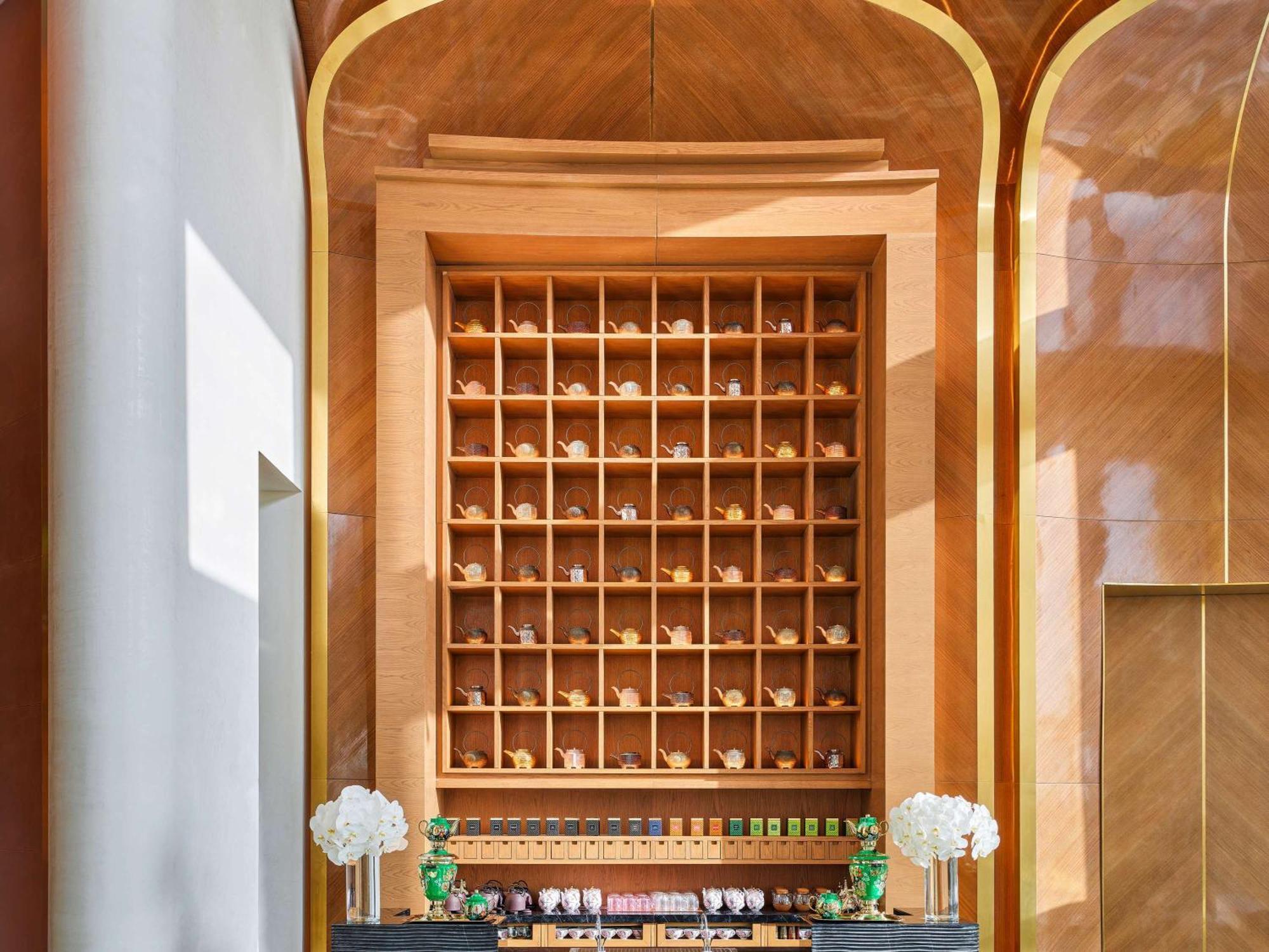 Fairmont Doha Hotel Lusail Exterior photo A bell desk at the Mandarin Oriental, Hong Kong