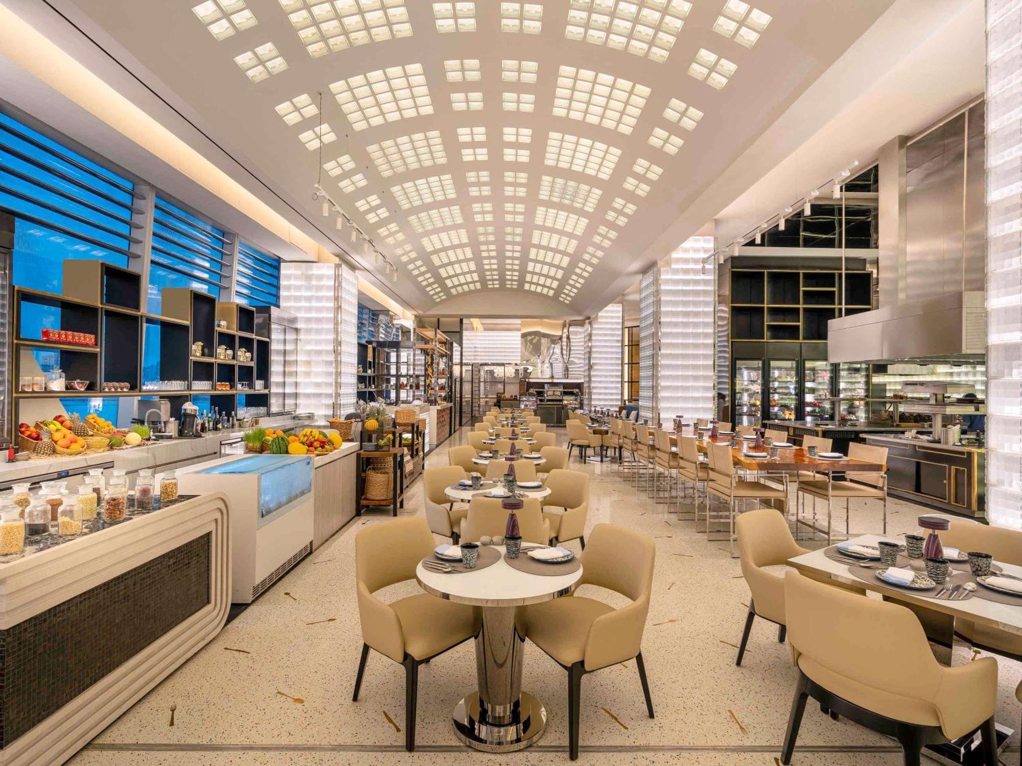 Fairmont Doha Hotel Lusail Exterior photo The Café